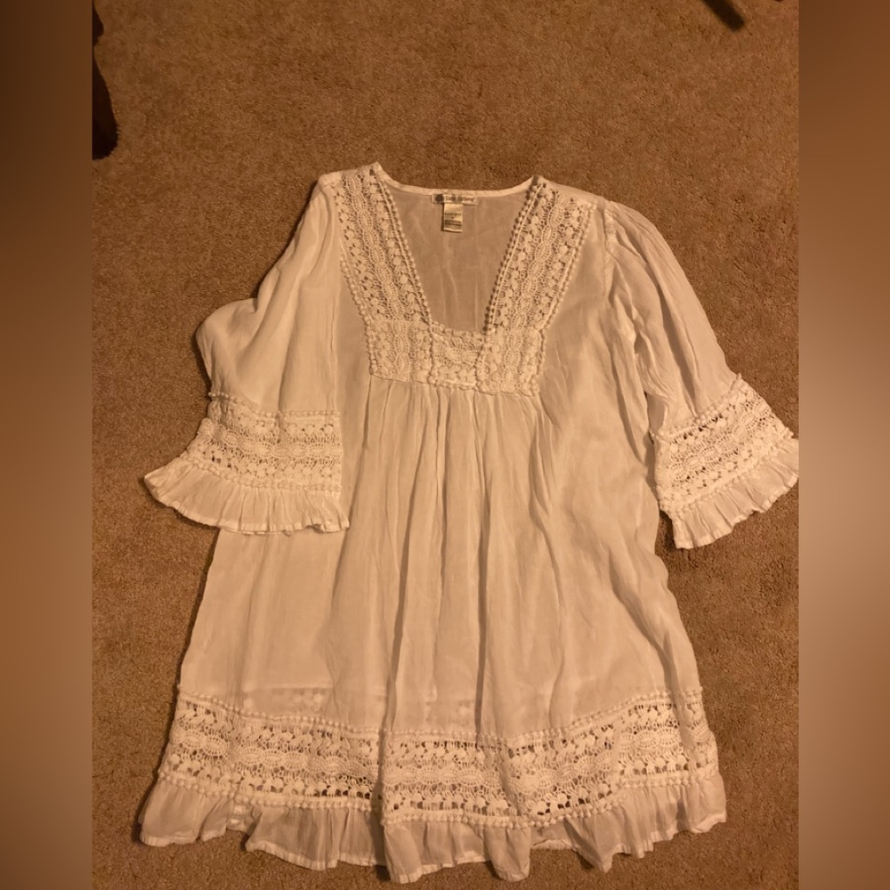 Very cute swimsuit cover up, lightweight lovely lace cotton size L